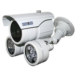 Cámara AHD 2 MP 1080P. Lente 2.8 a 12 mm. 2 focos de 18 LEDs (45-50m)