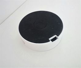 Soporte para cables para domo antivandálica pequeña